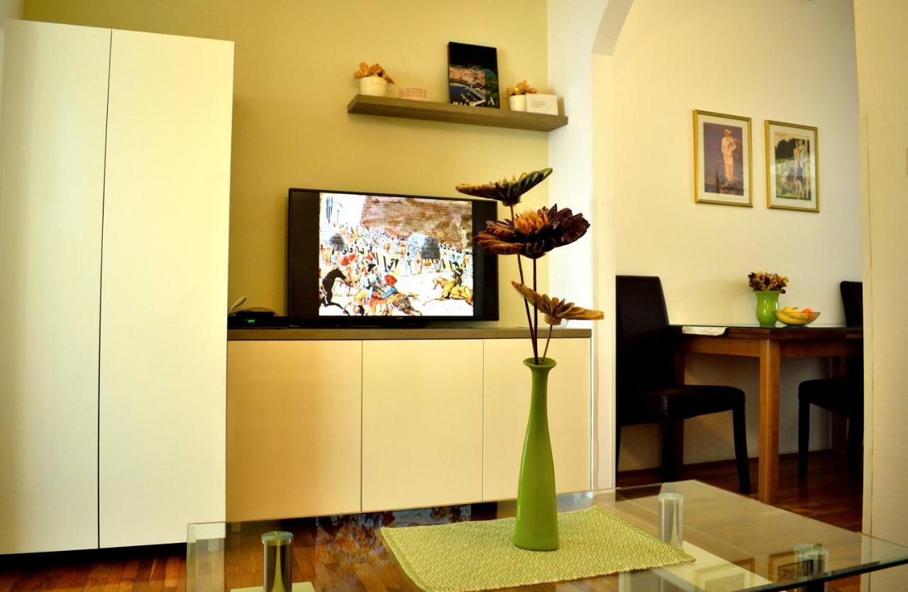 Amphitheatre Apartments Pula Ngoại thất bức ảnh